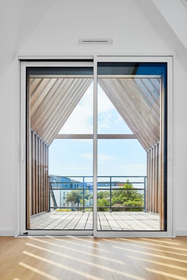 baie-vitrée-extension-chambre-extenbois